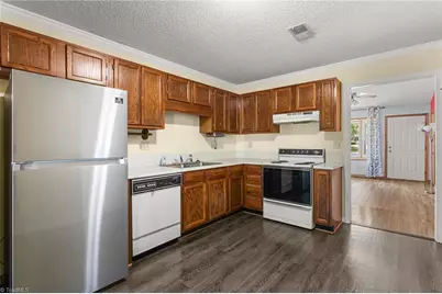 3043 Windchase Court, High Point, NC 27265 - Photo 9