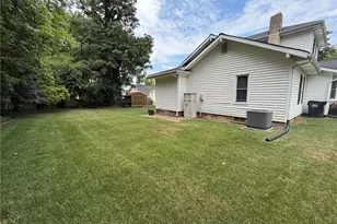 905 Old Winston Rd, High Point, NC 27265 - Photo 23