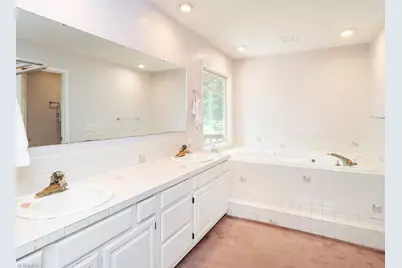 4005 Waldenbrook Court, Greensboro, NC 27407 - Photo 15