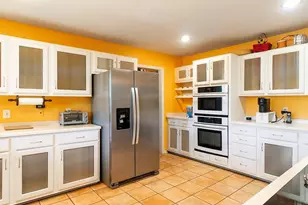 4005 Waldenbrook Ct, Greensboro, NC 27407 - Photo 9