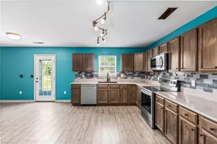 4555 Ramseur Dr, Winston-Salem, NC 27101 - Photo 7