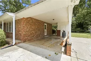5700 Northlake Dr, Greensboro, NC 27410 - Photo 5