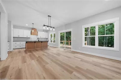 110 Walnut Avenue, Yadkinville, NC 27055 - Photo 11