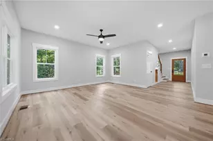 110 Walnut Ave, Yadkinville, NC 27055 - Photo 9