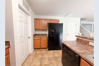 5503 Hardie Farm Drive, Greensboro, NC 27405 - Photo 9