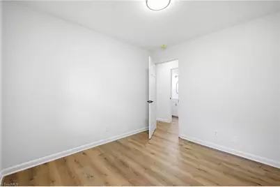 640 Amanda Place, Winston-Salem, NC 27101 - Photo 11