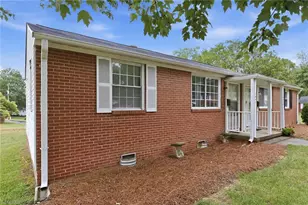 1802 Villa Dr, Greensboro, NC 27403 - Photo 15