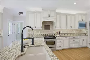 4613 Chesterfield Pl, Jamestown, NC 27282 - Photo 15
