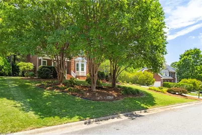 4613 Chesterfield Place, Jamestown, NC 27282 - Photo 3