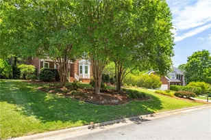 4613 Chesterfield Pl, Jamestown, NC 27282 - Photo 3