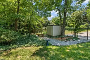 2786 Robinhood Rd, Winston-Salem, NC 27106 - Photo 25
