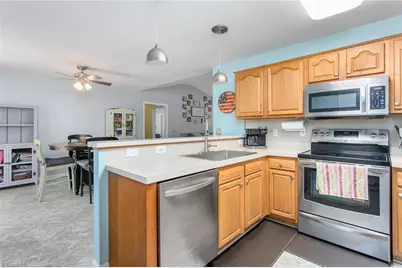 5993 Evelyn Lane, Pleasant Garden, NC 27313 - Photo 15