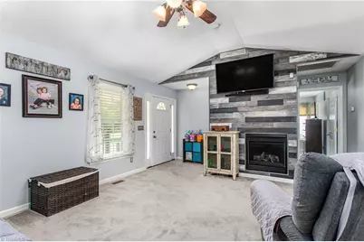 5993 Evelyn Lane, Pleasant Garden, NC 27313 - Photo 9