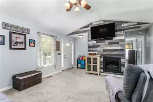 5993 Evelyn Ln, Pleasant Garden, NC 27313 - Photo 9