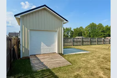 106 Tranquility Lane, Harmony, NC 28634 - Photo 23