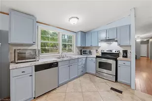 365 Sunflower Rd, Statesville, NC 28625 - Photo 9