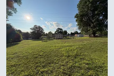 104 Crestview Terrace, Thomasville, NC 27360 - Photo 33