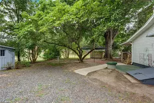 1713 Vance St, Reidsville, NC 27320 - Photo 33