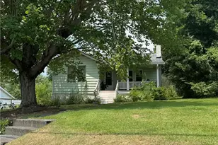 816 W Haymore St, Mount Airy, NC 27030 - Photo 1