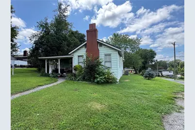 816 W Haymore Street, Mount Airy, NC 27030 - Photo 11