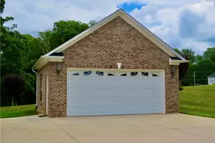 132 Feather Ridge Cir, Reidsville, NC 27320 - Photo 33