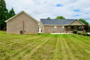 132 Feather Ridge Cir, Reidsville, NC 27320 - Photo 31