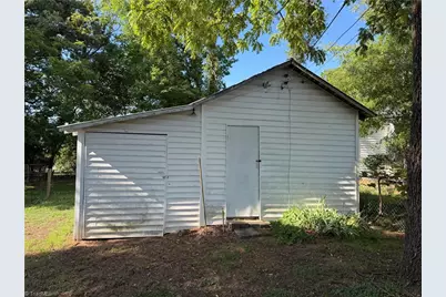 813 W Main Street, Yadkinville, NC 27055 - Photo 21
