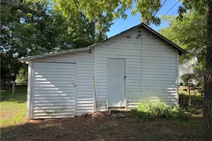 813 W Main St, Yadkinville, NC 27055 - Photo 21