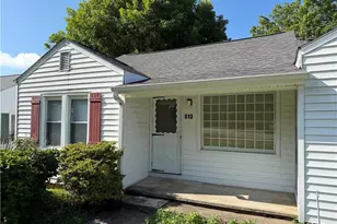 813 W Main St, Yadkinville, NC 27055 - Photo 3