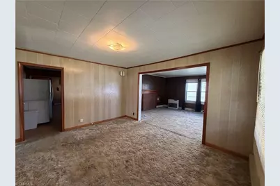 813 W Main Street, Yadkinville, NC 27055 - Photo 5
