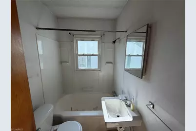 813 W Main Street, Yadkinville, NC 27055 - Photo 11