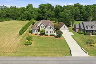 3271 Alex Faye Dr, Burlington, NC 27217 - Photo 3