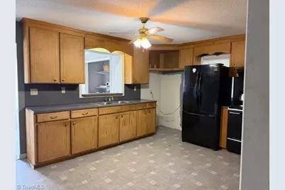 308 Hubbard Street, Reidsville, NC 27320 - Photo 5