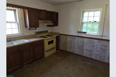 3713 Country Club Road, Winston-Salem, NC 27104 - Photo 3