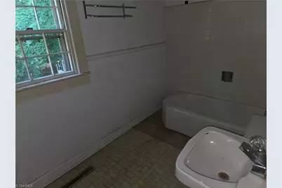 3713 Country Club Road, Winston-Salem, NC 27104 - Photo 5