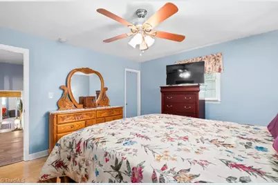 160 Pinelawn Drive, Kernersville, NC 27284 - Photo 23