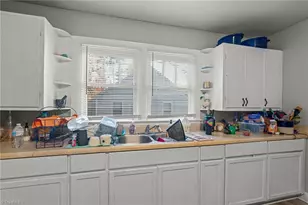 229 Dorothy St, High Point, NC 27262 - Photo 9