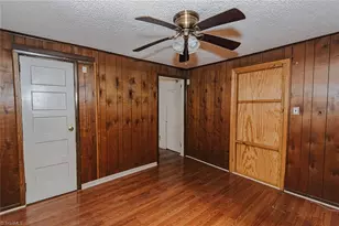 1364 Rauhut St, Burlington, NC 27217 - Photo 21