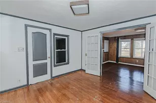 1364 Rauhut St, Burlington, NC 27217 - Photo 3