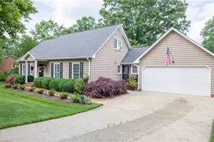 5015 Edinborough Rd, Greensboro, NC 27406 - Photo 3