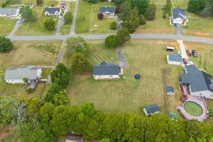 2563 Foxfire Ln, Burlington, NC 27217 - Photo 37