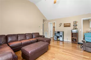 2563 Foxfire Ln, Burlington, NC 27217 - Photo 9