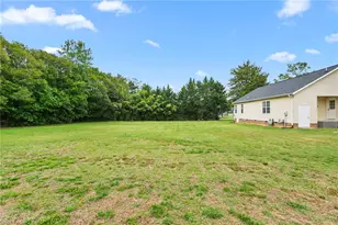 2563 Foxfire Ln, Burlington, NC 27217 - Photo 27