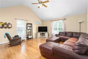 2563 Foxfire Ln, Burlington, NC 27217 - Photo 7