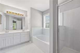 4002 Auburn Hills Dr, Greensboro, NC 27407 - Photo 23