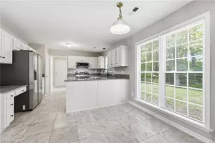 4002 Auburn Hills Dr, Greensboro, NC 27407 - Photo 13