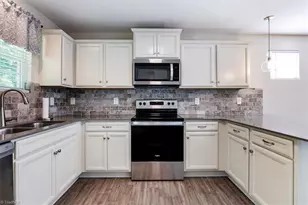 3807 Copperfield Ct, High Point, NC 27265 - Photo 13