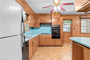 1604 Grantham Dr, High Point, NC 27265 - Photo 11