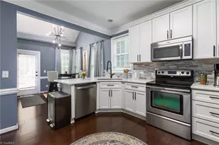 305 Lucas Park Dr, Greensboro, NC 27455 - Photo 15