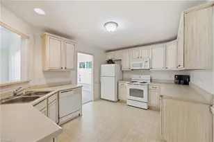 514 Walnut Crossing Dr, Whitsett, NC 27377 - Photo 9